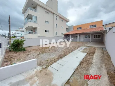 Casa com 2 Quartos para alugar, 90m² no Pagani, Palhoça