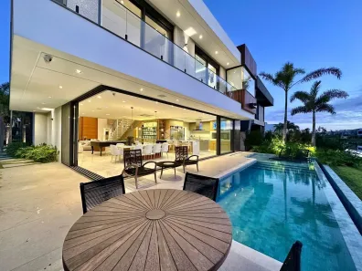 Casa de Condomínio com 5 Quartos à venda, 426m² no XANGRI-LÁ, Xangri-lá