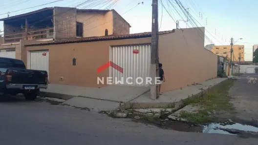 Casa com 3 Quartos à venda, 225m² no Itaperi, Fortaleza