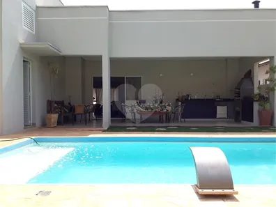 Casa de Condomínio com 3 Quartos à venda, 230m² no Ipiranga, Louveira