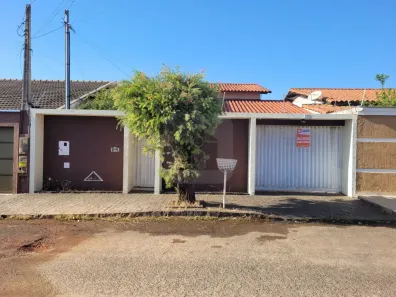 Casa com 3 Quartos à venda, 92m² no Jardim Patrícia, Uberlândia