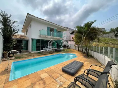 Casa com 4 Quartos para alugar, 270m² no Estoril, Belo Horizonte