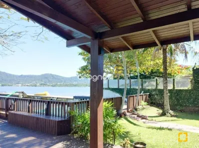 Casa com 5 Quartos à venda, 200m² no Lagoa da Conceição, Florianópolis