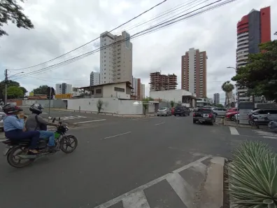 Imóvel Comercial com 5 Quartos para alugar, 342m² no Fátima, Teresina