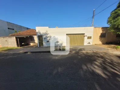 Casa com 2 Quartos para alugar, 70m² no Presidente Roosevelt, Uberlândia