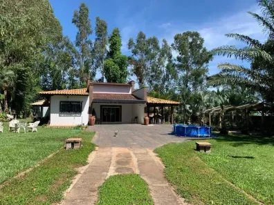 Fazenda/Sítio com 4 Quartos à venda, 230m² no Área Rural de Abadia de Goiás, Abadia de Goiás