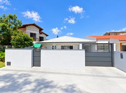 Casa com 3 Quartos à venda, 160m² no Itacorubi, Florianópolis