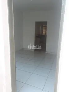 Casa com 2 Quartos à venda, 52m² no Santa Mônica, Uberlândia