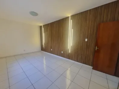 Casa com 2 Quartos para alugar, 80m² no Maria da Luz, Nova Iguaçu