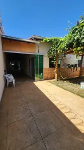 Casa com 4 Quartos para alugar, 200m² no Setor Garavelo, Aparecida de Goiânia