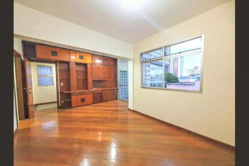 Apartamento com 3 quartos — Sagrada Família, Belo Horizonte