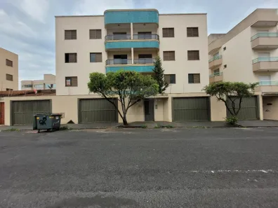 Apartamento com 3 Quartos para alugar, 90m² no Santa Mônica, Uberlândia