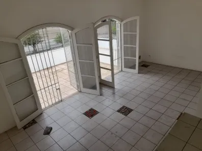 Casa com 3 Quartos para alugar, 162m² no Jardim Leonor, São Paulo