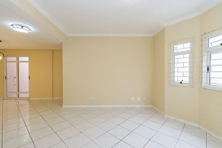 Sobrado com 4 Quartos para alugar, 160m² no Jardim das Américas, Curitiba