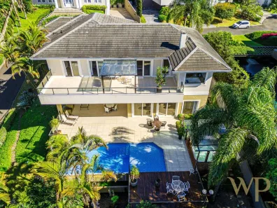 Casa de Condomínio com 4 Quartos à venda, 679m² no América, Joinville