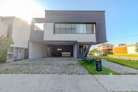 Casa de Condomínio com 3 Quartos à venda, 260m² no Santa Regina, Camboriú