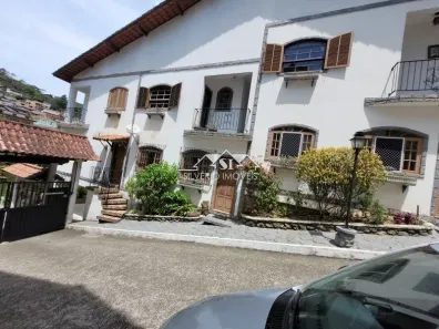 Casa com 3 Quartos à venda, 100m² no Castelanea, Petrópolis