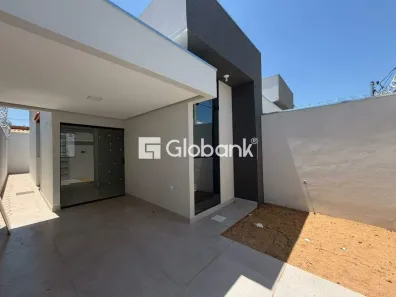 Casa com 2 Quartos para alugar, 90m² no Jardim Olímpico, Montes Claros