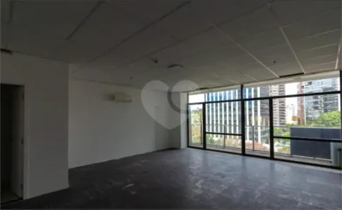 Sala Comercial para alugar, 57m² no Vila Olímpia, São Paulo