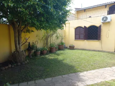 Casa à venda, 100m² no Guarujá, Porto Alegre