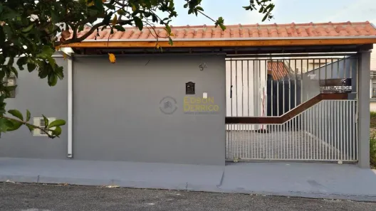 Casa com 3 Quartos para venda ou aluguel, 176m² no Loteamento Residencial e Comercial Flamboyant, Pindamonhangaba