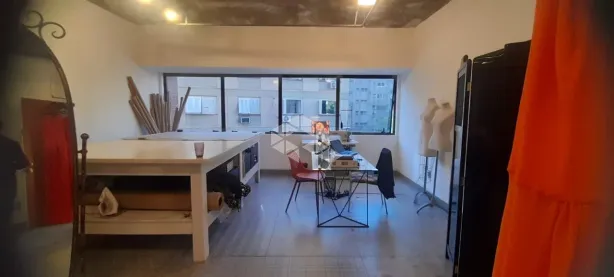 Sala Comercial à venda, 49m² no Bom Fim, Porto Alegre