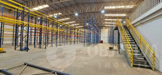 Galpão/Depósito/Armazém para alugar, 2200m² no Distrito Industrial, Uberlândia