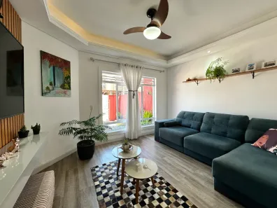 Casa com 3 Quartos à venda, 124m² no Santo Antônio, Joinville