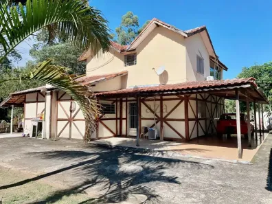 Fazenda/Sítio com 3 Quartos à venda, 230m² no Vila São Geraldo, São José dos Campos