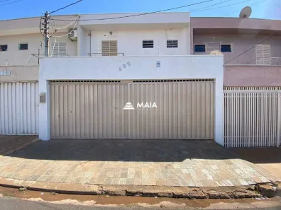 Casa com 4 Quartos para alugar, 225m² no Universitário, Uberaba