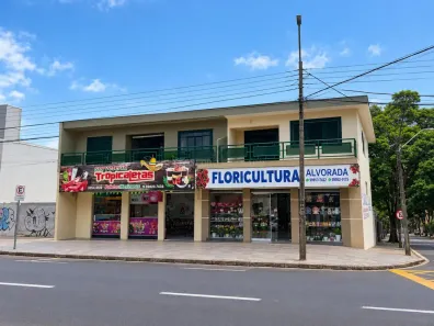 Apartamento com 2 Quartos para alugar, 79m² no Parque Residencial Patrícia, Maringá