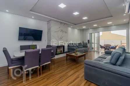 Casa com 4 Quartos à venda, 220m² no Guarujá, Porto Alegre