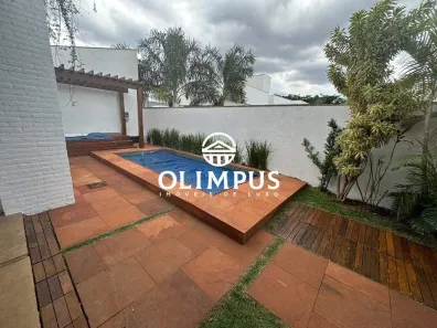 Casa de Condomínio com 3 Quartos para alugar, 220m² no Aclimação, Uberlândia