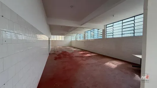 Ponto Comercial para alugar, 400m² no Mosela, Petrópolis