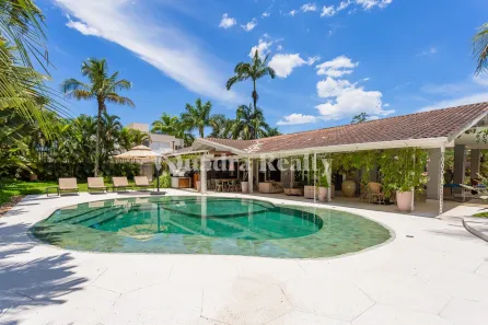 Casa de Condomínio com 5 Quartos para alugar, 403m² no Tabatinga, Caraguatatuba