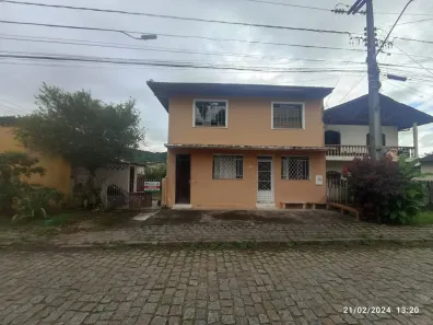 Sobrado com 3 Quartos à venda, 140m² no Vila Santo Antonio, Morretes