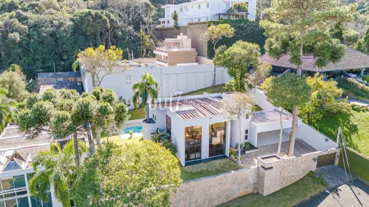 Casa com 4 Quartos à venda, 331m² no Santo Inácio, Curitiba