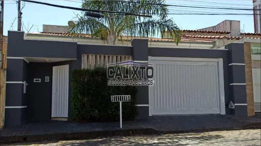 Casa com 3 Quartos à venda, 173m² no Osvaldo Rezende, Uberlândia