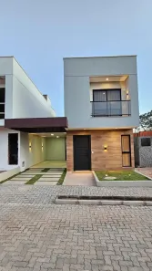 Sobrado com 4 Quartos à venda, 112m² no Uruguai, Teresina