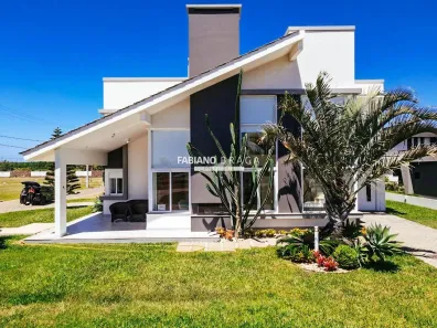 Sobrado com 4 Quartos à venda, 217m² no Atlântida-Sul, Osório