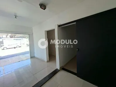 Ponto Comercial para alugar, 70m² no Santa Mônica, Uberlândia