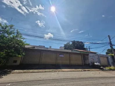 Casa com 3 Quartos para alugar, 100m² no Jardim América, Goiânia