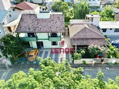 Imóvel Comercial com 9 Quartos à venda, 220m² no Centro, Bombinhas