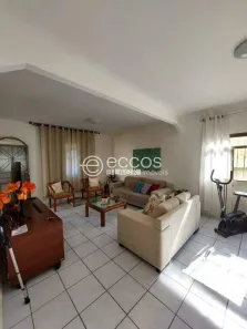 Casa com 3 Quartos à venda, 110m² no Vigilato Pereira, Uberlândia