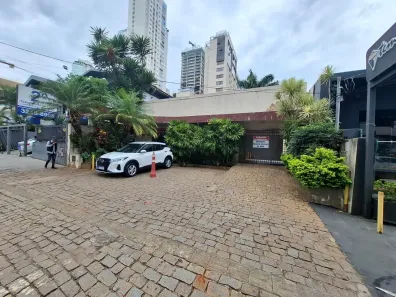 Prédio Comercial com 3 Quartos à venda, 677m² no Setor Oeste, Goiânia