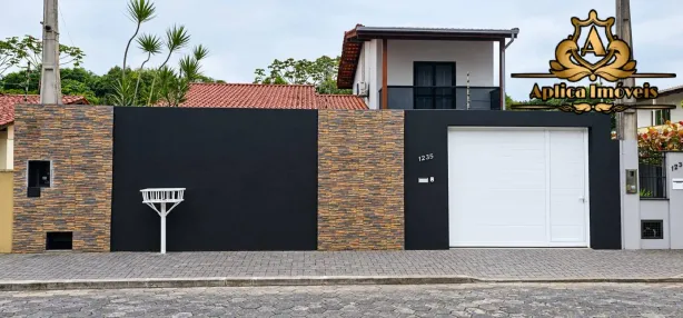 Casa com 3 Quartos à venda, 190m² no Meia Praia, Navegantes