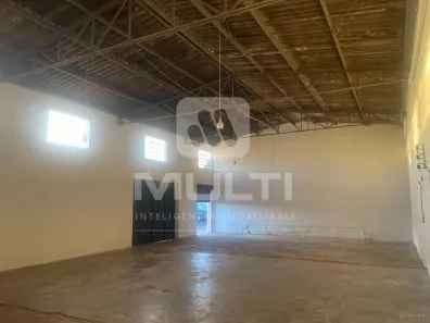 Casa com 1 Quarto à venda, 171m² no Pampulha, Uberlândia