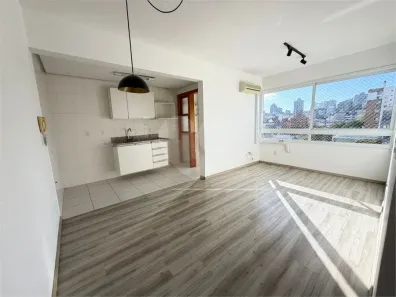 Apartamento com 2 Quartos para alugar, 67m² no Auxiliadora, Porto Alegre