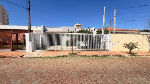 Casa com 3 Quartos à venda, 137m² no Centro, Araraquara