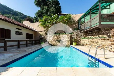 Casa com 4 Quartos à venda, 548m² no São Francisco, Niterói